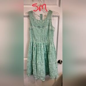 Soprano Mint Green Lace Formal Dress